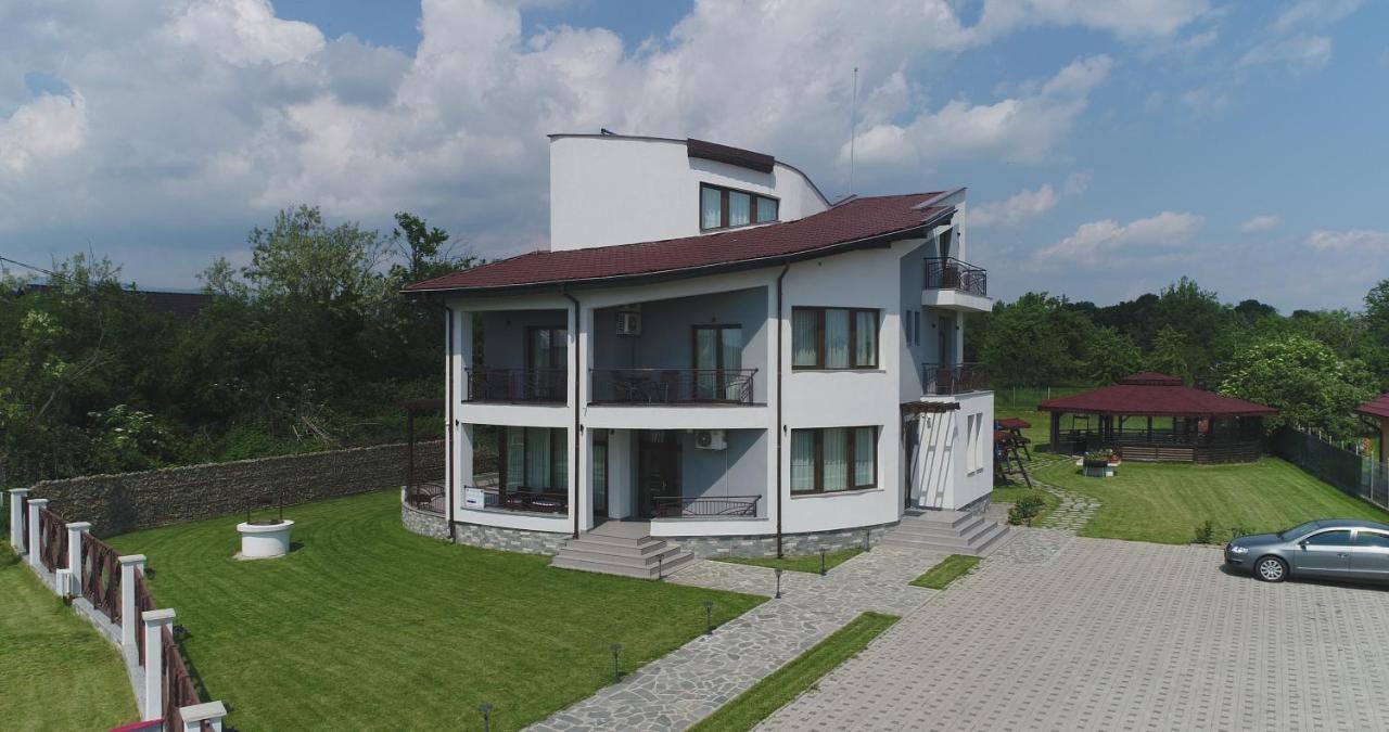 Pensiunea Casa Hortopan Targu Jiu Exterior photo